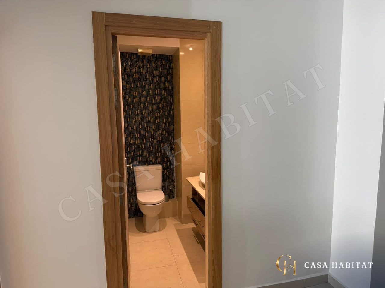 Photo de Appartement vide de 134 m² avec terrasse et parking à louer à 2 Mars, Casablanca à 2 Mars